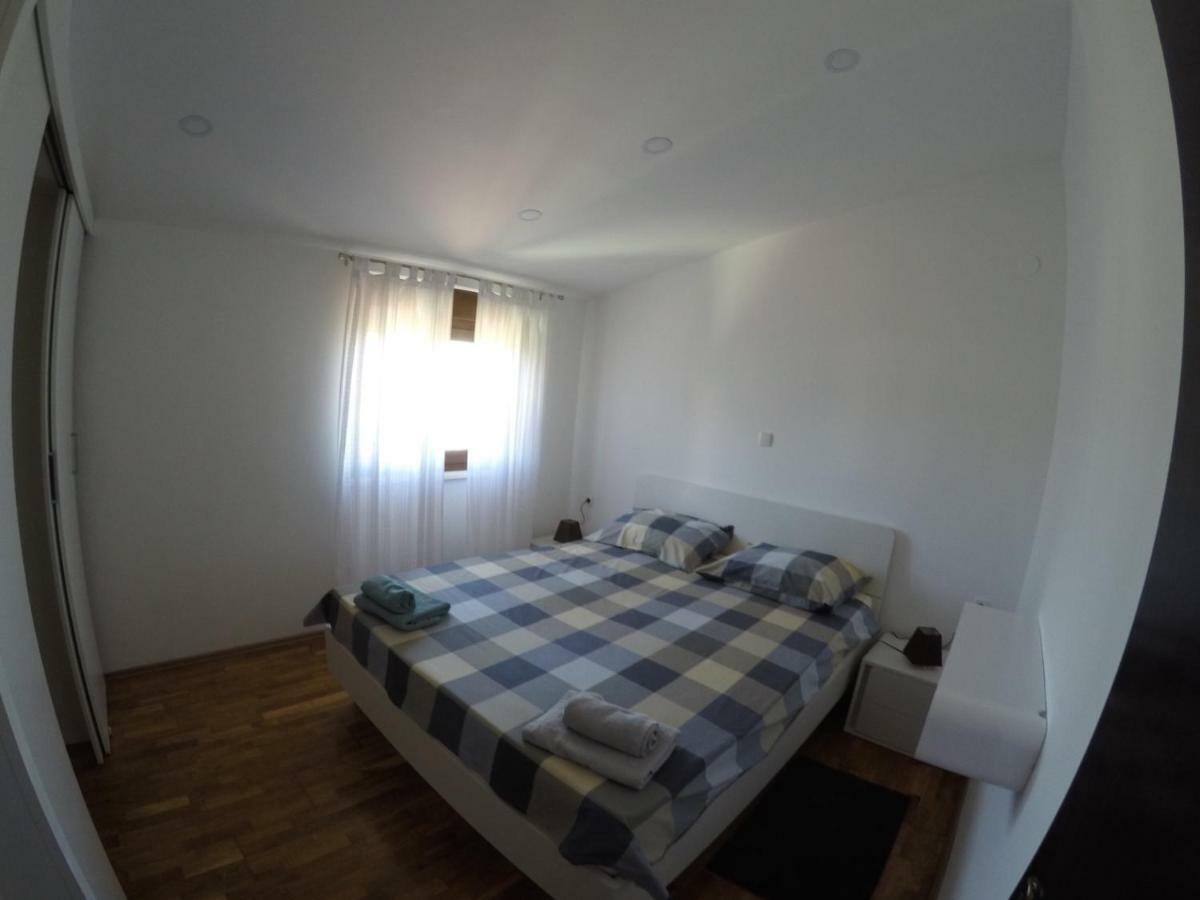 Apartman Koralj Apartment Pula Exterior photo