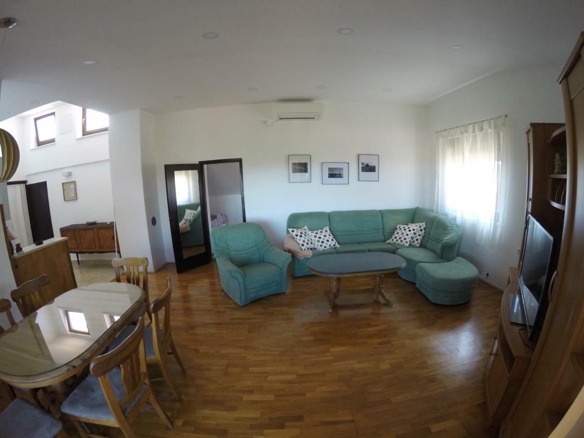 Apartman Koralj Apartment Pula Exterior photo